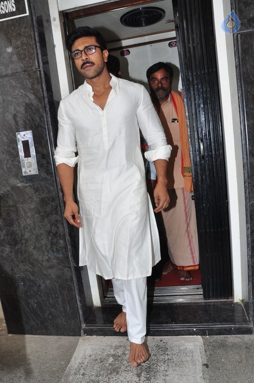 Chiranjeevi Birthday Special Pooja at Film Nagar Temple - 21 / 72 photos