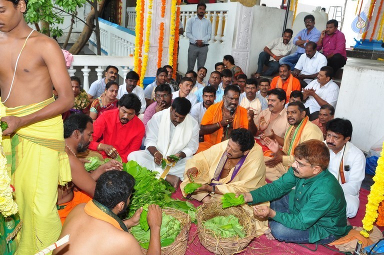 Chiranjeevi Birthday Special Pooja at Film Nagar Temple - 70 / 72 photos