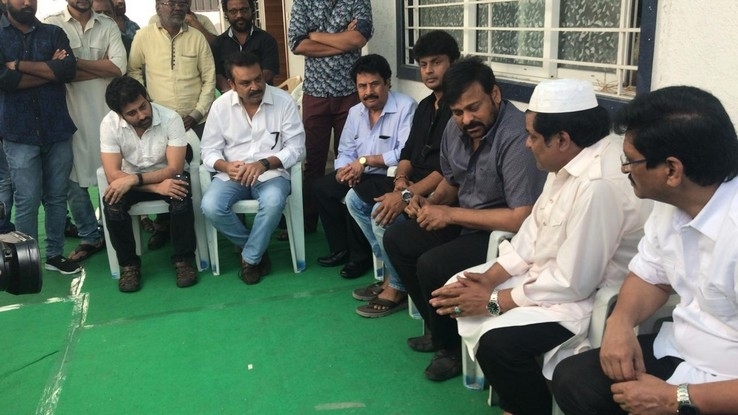 Chiranjeevi  Condolences On The Demise Of Ali Mother - 1 / 15 photos
