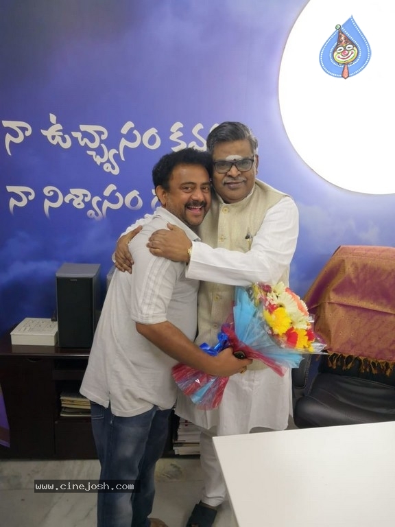 Chiranjeevi Congratulated Sirivennela Seetharama Sastry - 10 / 15 photos