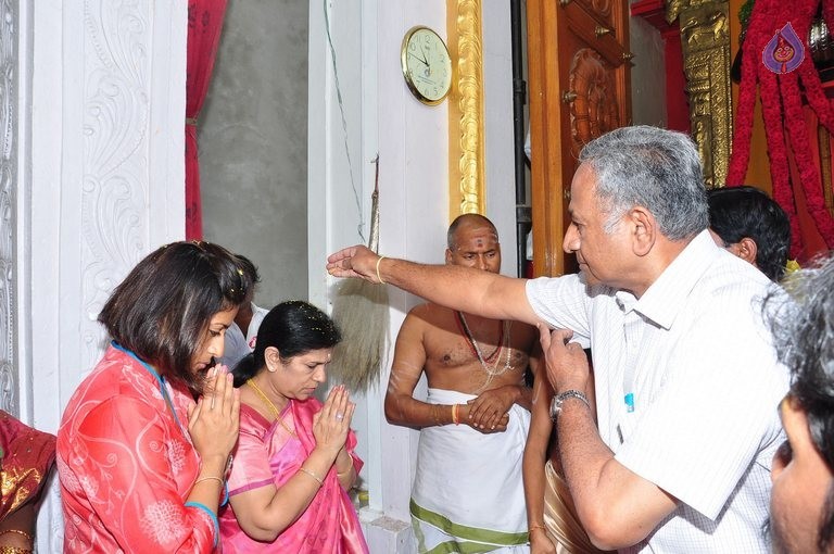 Chiranjeevi Family at Film Nagar Hanuman Temple - 10 / 42 photos