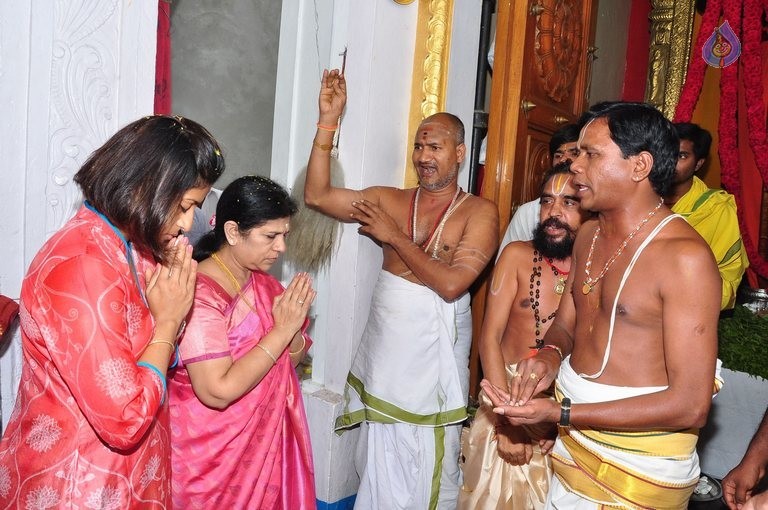 Chiranjeevi Family at Film Nagar Hanuman Temple - 29 / 42 photos