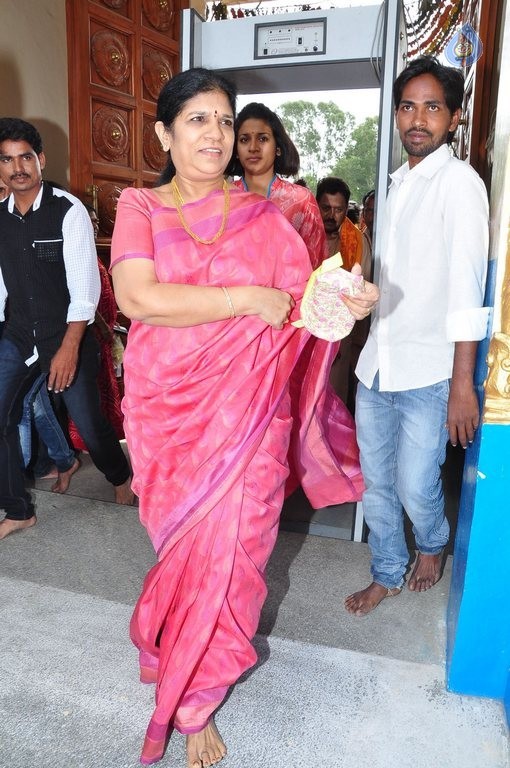 Chiranjeevi Family at Film Nagar Hanuman Temple - 35 / 42 photos