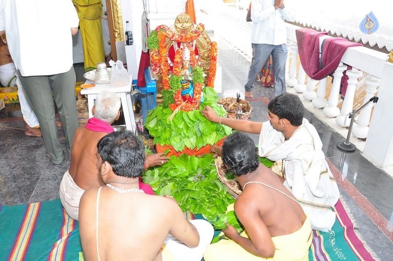 Chiranjeevi Family at Film Nagar Hanuman Temple - 41 / 42 photos