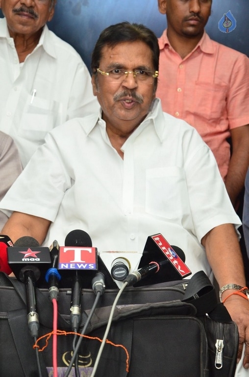 Chiranjeevi, Mohan Babu and Allu Aravind Meets Dasari Narayana Rao - 4 / 73 photos
