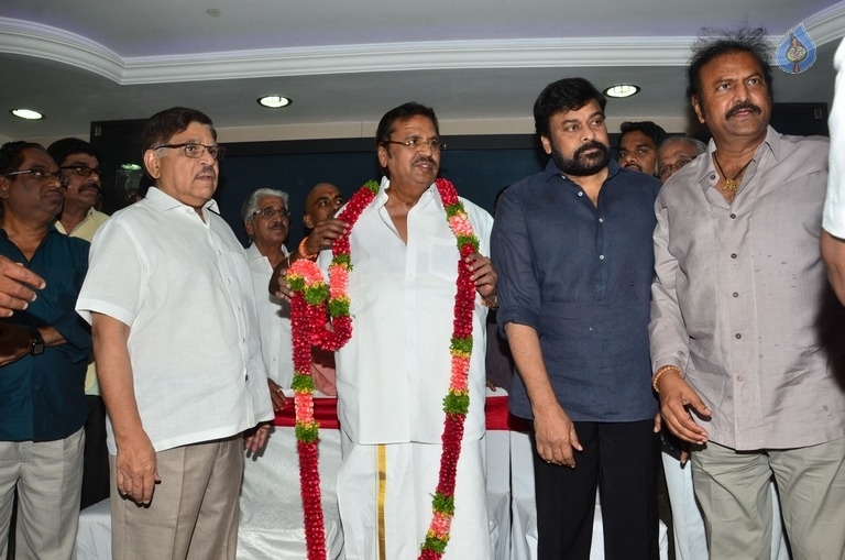 Chiranjeevi, Mohan Babu and Allu Aravind Meets Dasari Narayana Rao - 34 / 73 photos