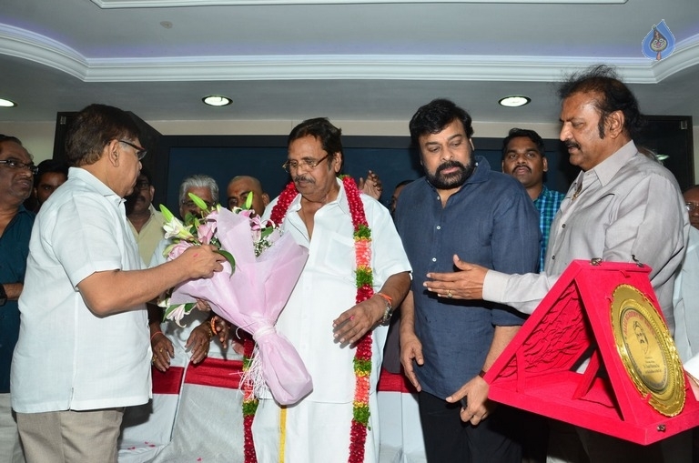 Chiranjeevi, Mohan Babu and Allu Aravind Meets Dasari Narayana Rao - 35 / 73 photos