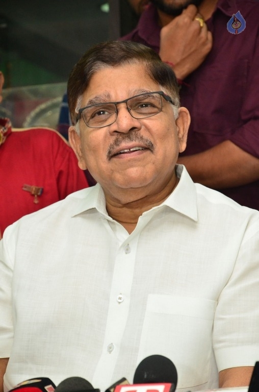 Chiranjeevi, Mohan Babu and Allu Aravind Meets Dasari Narayana Rao - 43 / 73 photos