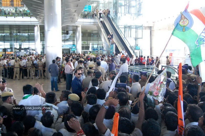 Chiru gets Rousing Reception at RGI Airport - 2 / 19 photos