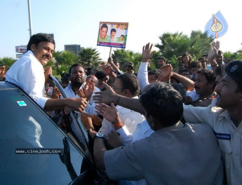 Chiru gets Rousing Reception at RGI Airport - 17 / 19 photos