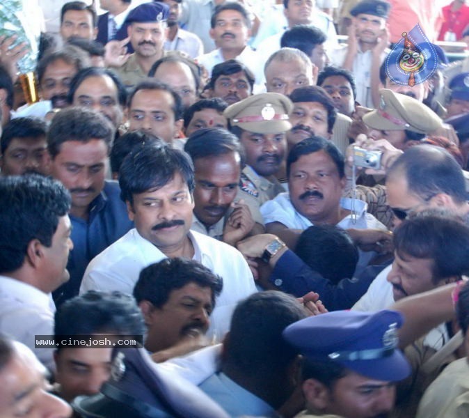 Chiru gets Rousing Reception at RGI Airport - 18 / 19 photos