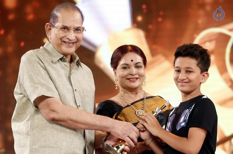 Cine MAA Awards 2015 Photos 1 - 40 / 86 photos