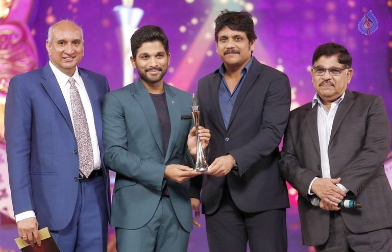 CineMAA awards 2015 Red Carpet - 26 / 89 photos
