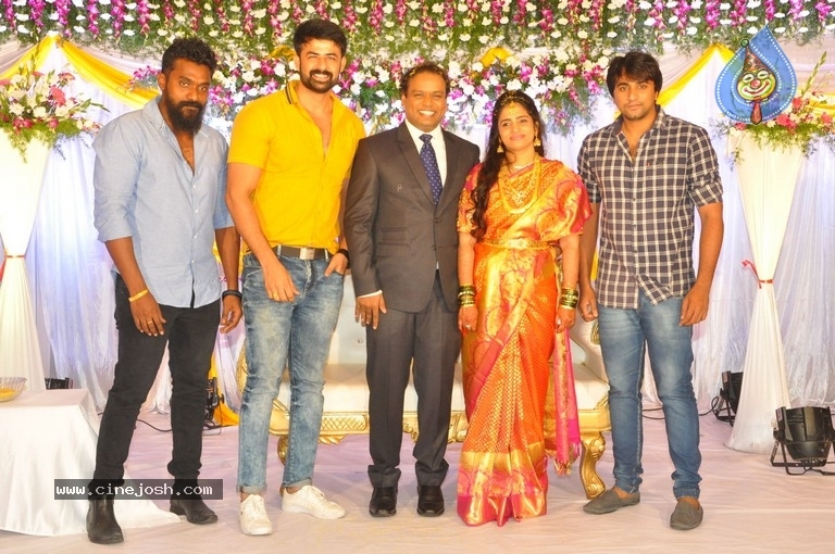 Comedian Harish Wedding Reception Photos - 8 / 29 photos