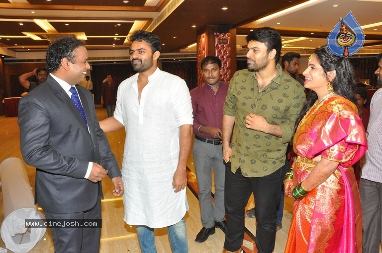 Comedian Harish Wedding Reception Photos - 24 / 29 photos