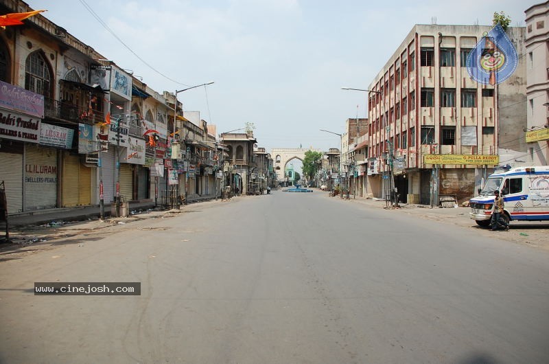 Commissioner AK . Khan Plays Cricket in Old City  - 44 / 58 photos