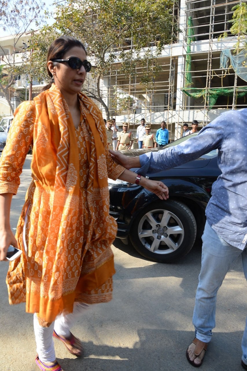 D Ramanaidu Anthima Yatra 01 - 24 / 171 photos