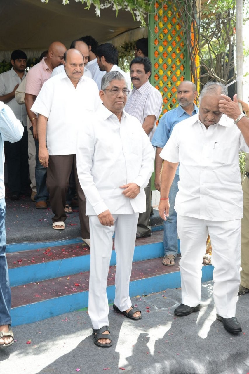 D Ramanaidu Anthima Yatra 01 - 43 / 171 photos