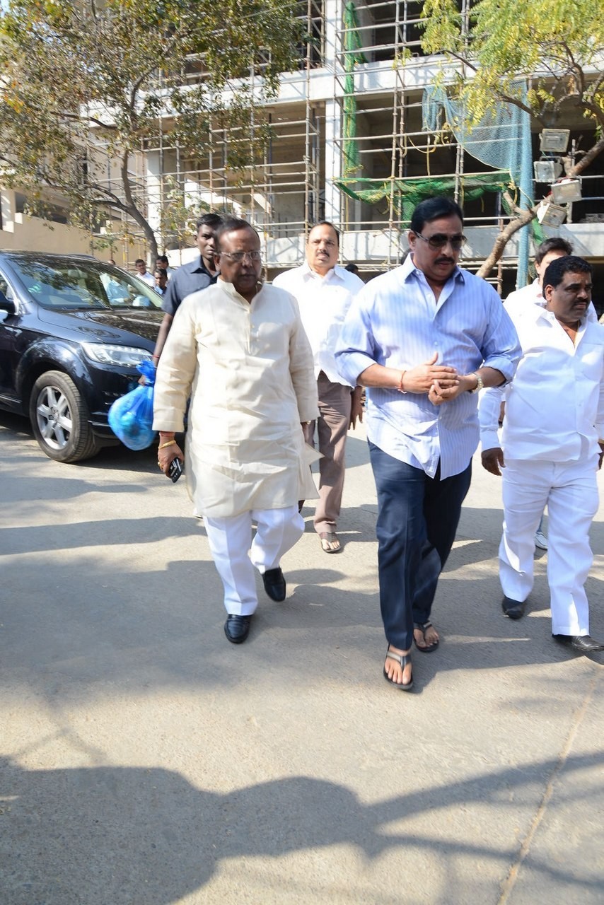 D Ramanaidu Anthima Yatra 01 - 47 / 171 photos