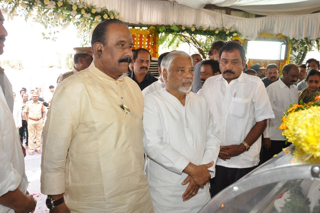 D Ramanaidu Anthima Yatra 01 - 49 / 171 photos