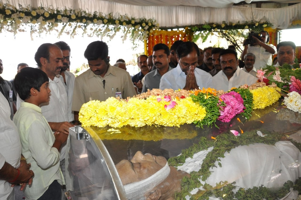 D Ramanaidu Anthima Yatra 01 - 50 / 171 photos