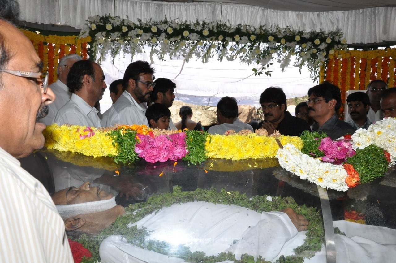 D Ramanaidu Anthima Yatra 01 - 57 / 171 photos