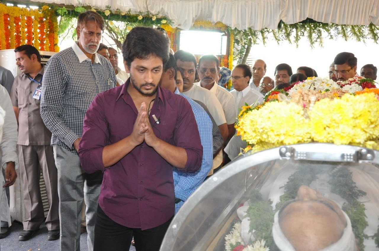 D Ramanaidu Anthima Yatra 01 - 90 / 171 photos