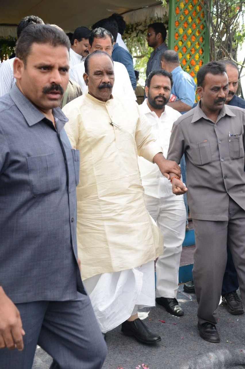D Ramanaidu Anthima Yatra 01 - 95 / 171 photos