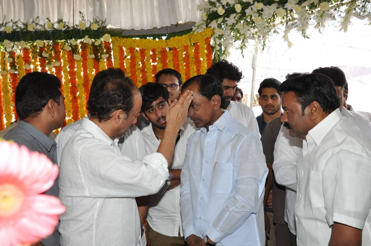 D Ramanaidu Anthima Yatra 01 - 105 / 171 photos