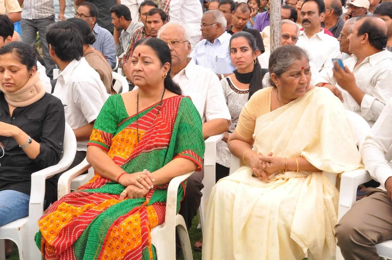 D Ramanaidu Anthima Yatra 01 - 111 / 171 photos