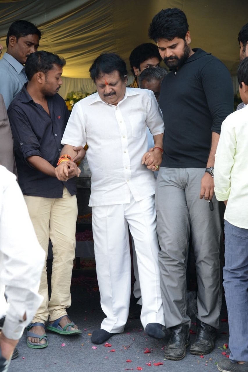 D Ramanaidu Anthima Yatra 01 - 121 / 171 photos