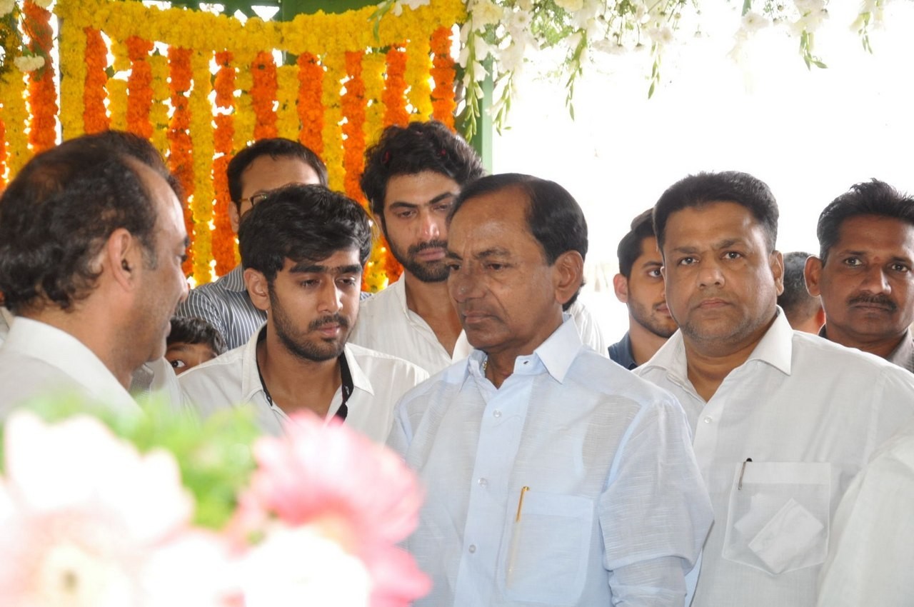 D Ramanaidu Anthima Yatra 01 - 124 / 171 photos