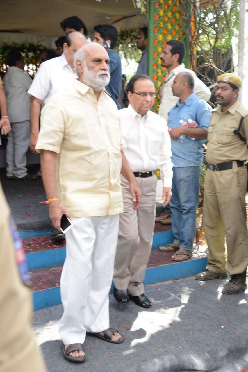 D Ramanaidu Anthima Yatra 01 - 144 / 171 photos