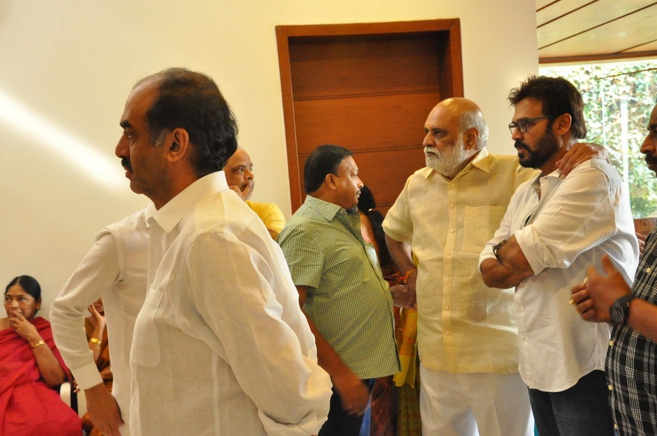 D Ramanaidu Anthima Yatra 02 - 57 / 171 photos