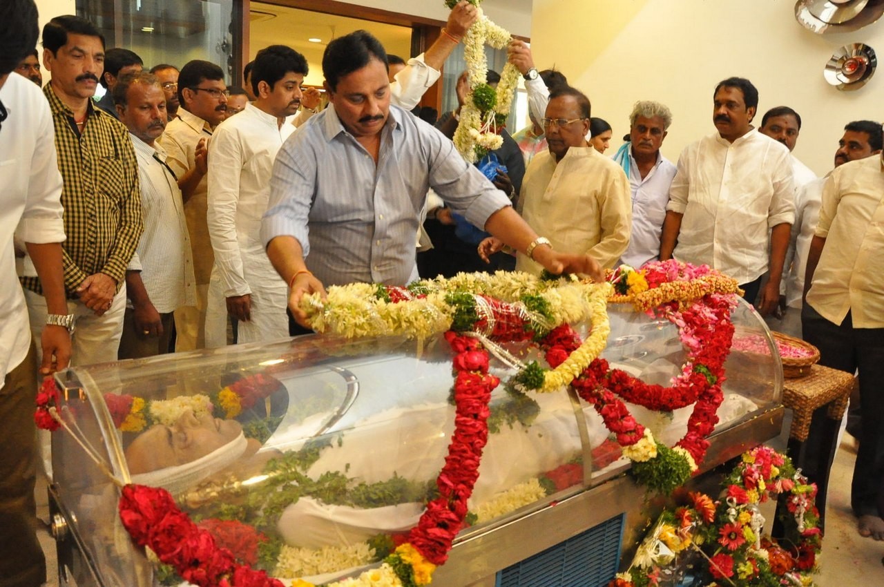D Ramanaidu Anthima Yatra 02 - 59 / 171 photos