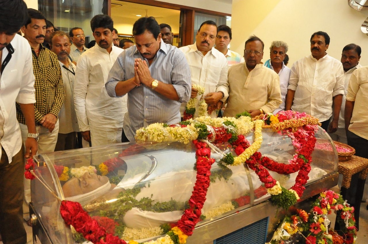 D Ramanaidu Anthima Yatra 02 - 92 / 171 photos