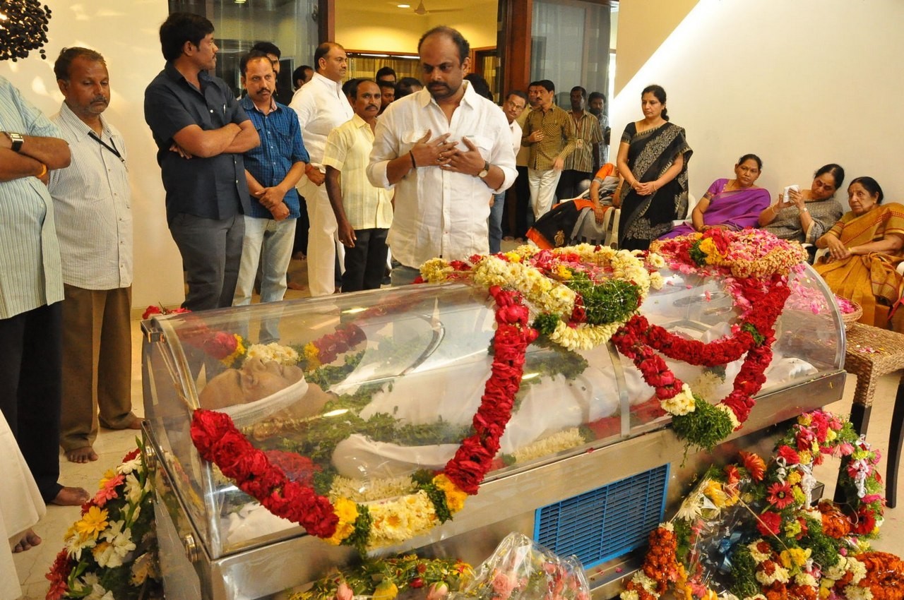 D Ramanaidu Anthima Yatra 02 - 125 / 171 photos