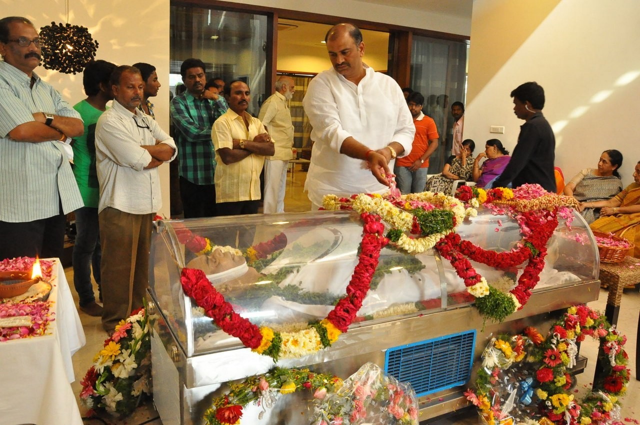 D Ramanaidu Anthima Yatra 02 - 150 / 171 photos