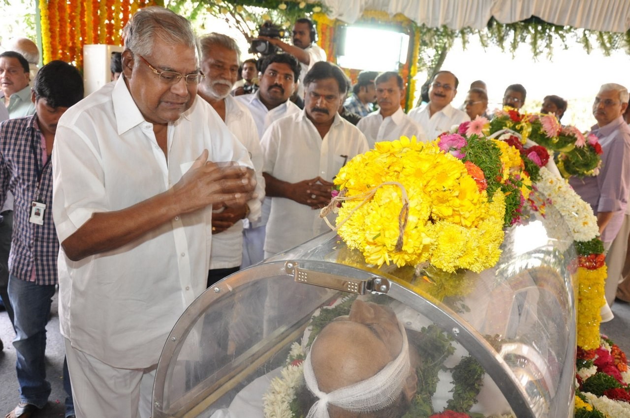 D Ramanaidu Anthima Yatra 03 - 30 / 282 photos