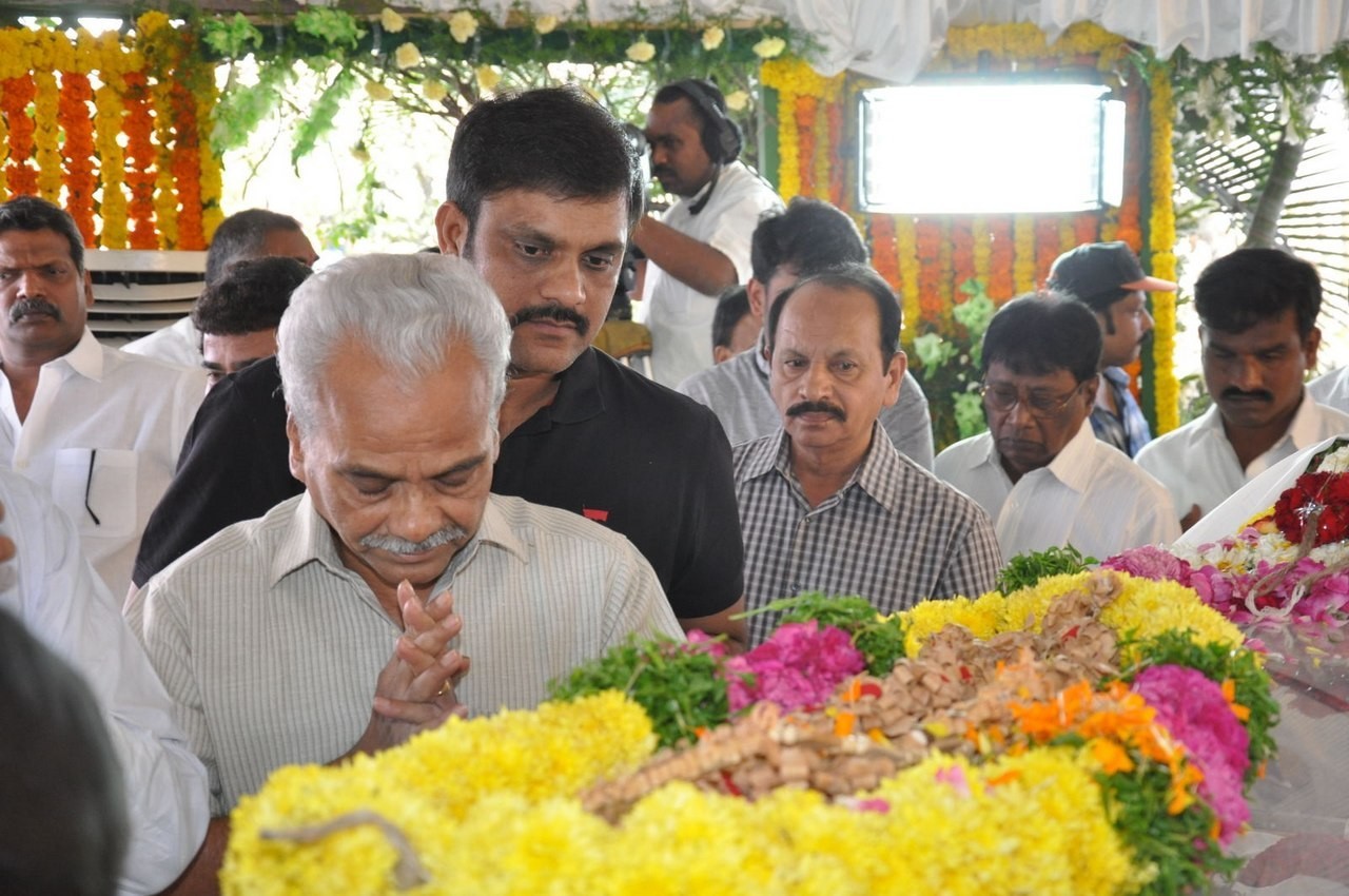 D Ramanaidu Anthima Yatra 03 - 37 / 282 photos