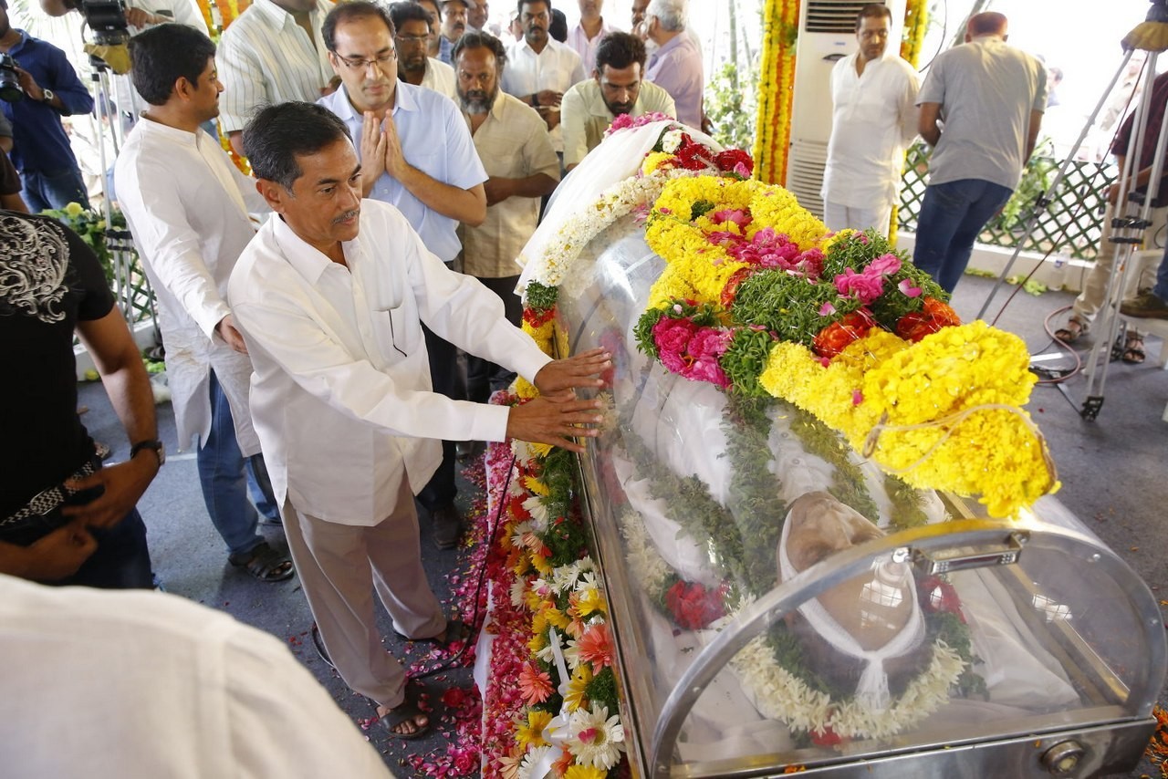 D Ramanaidu Anthima Yatra 03 - 49 / 282 photos
