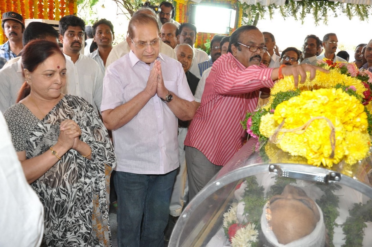 D Ramanaidu Anthima Yatra 03 - 84 / 282 photos