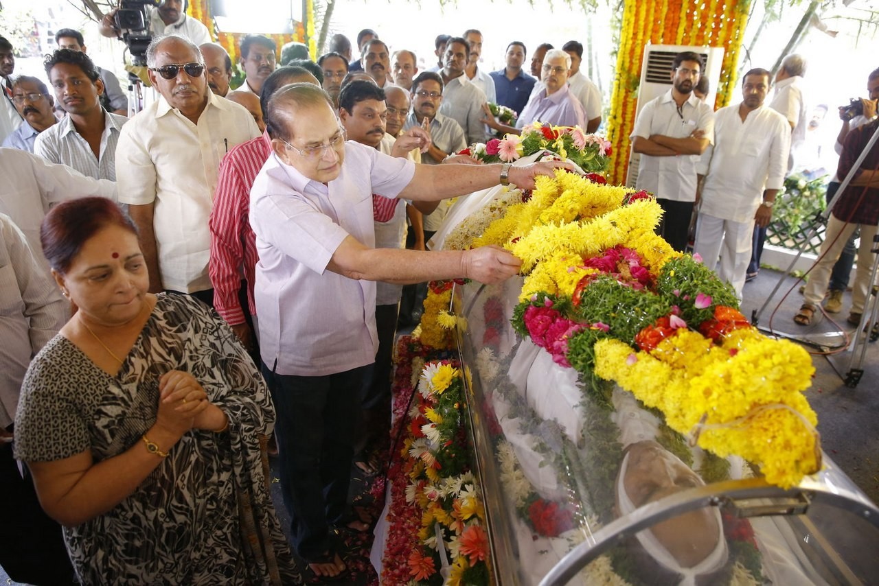 D Ramanaidu Anthima Yatra 03 - 91 / 282 photos