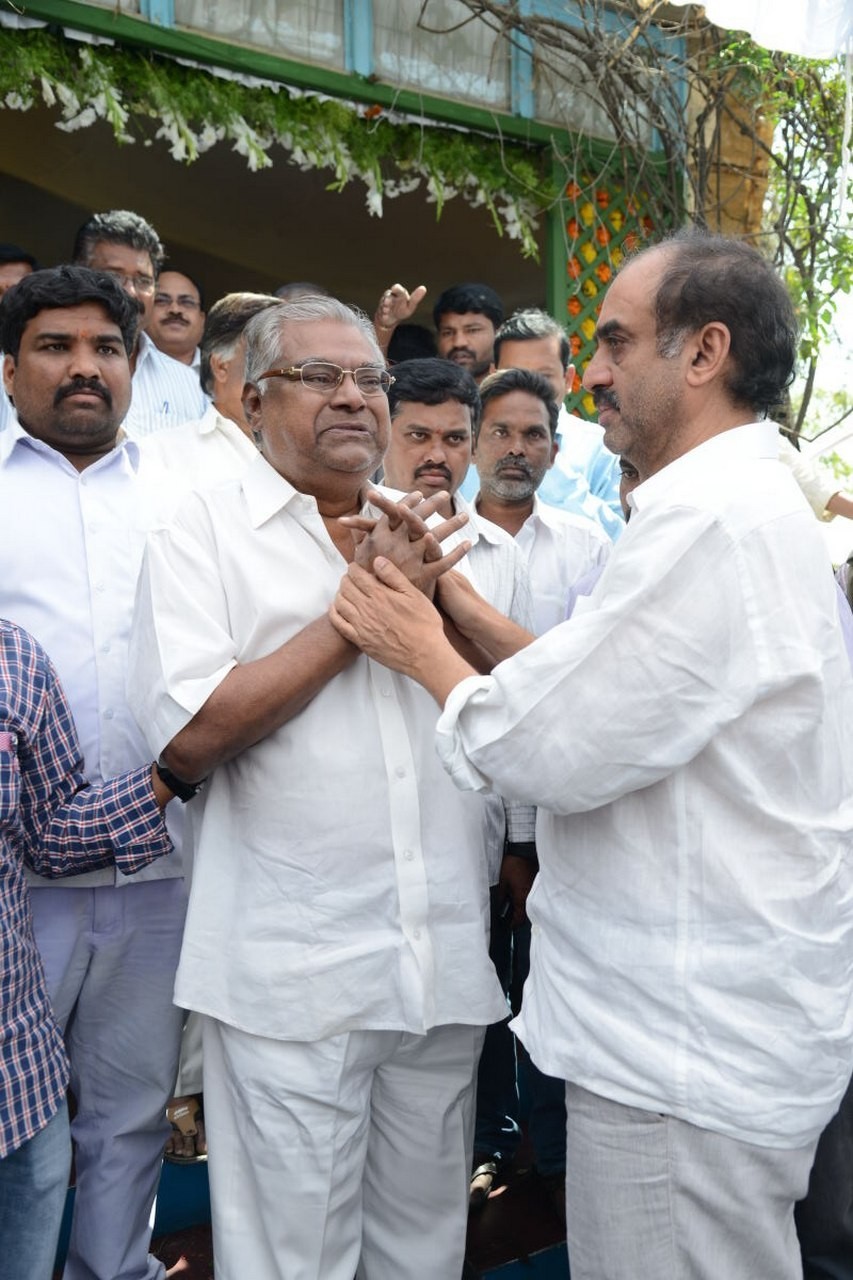 D Ramanaidu Anthima Yatra 03 - 99 / 282 photos