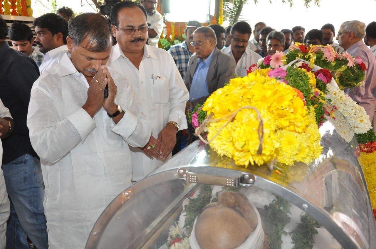 D Ramanaidu Anthima Yatra 03 - 129 / 282 photos