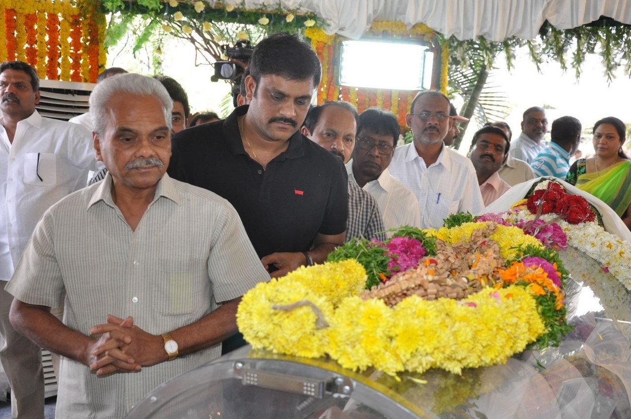 D Ramanaidu Anthima Yatra 03 - 175 / 282 photos