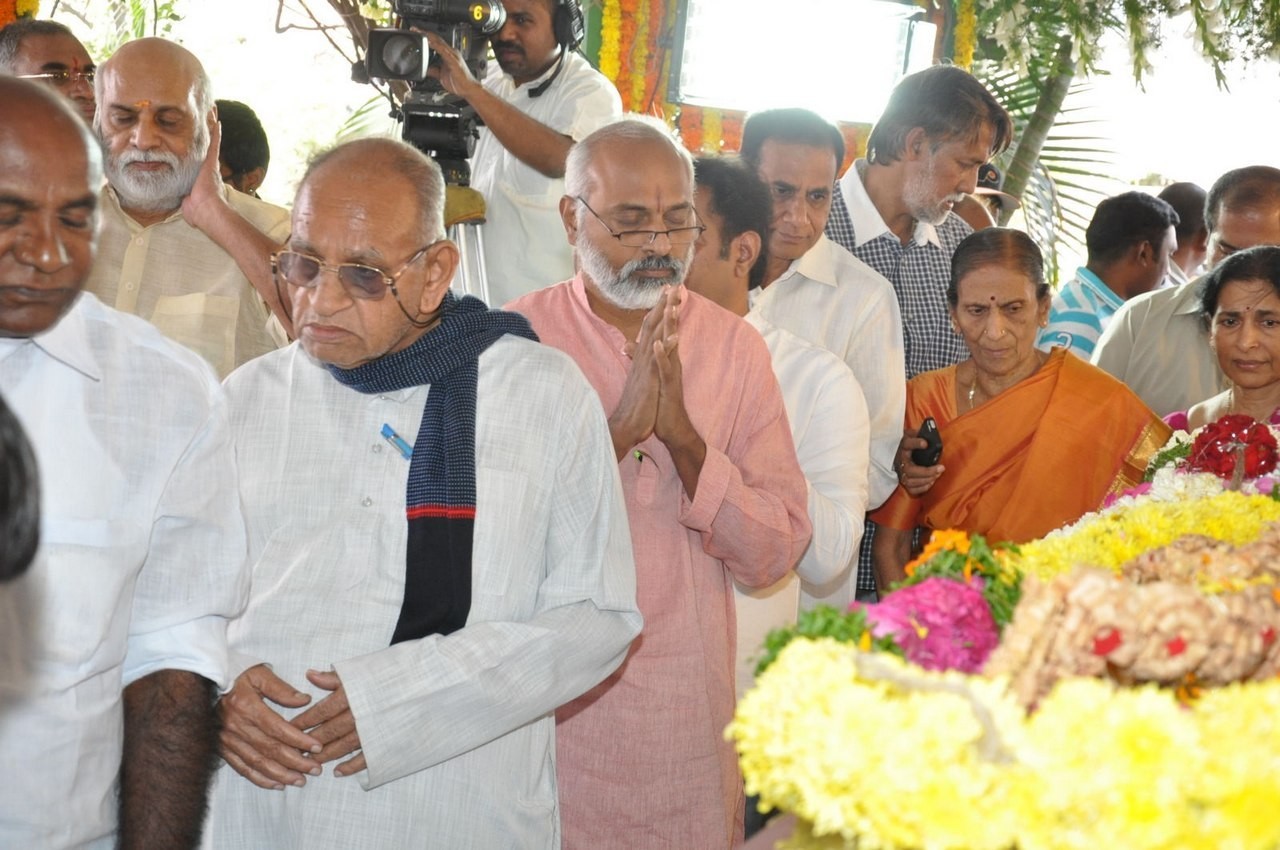 D Ramanaidu Anthima Yatra 03 - 180 / 282 photos