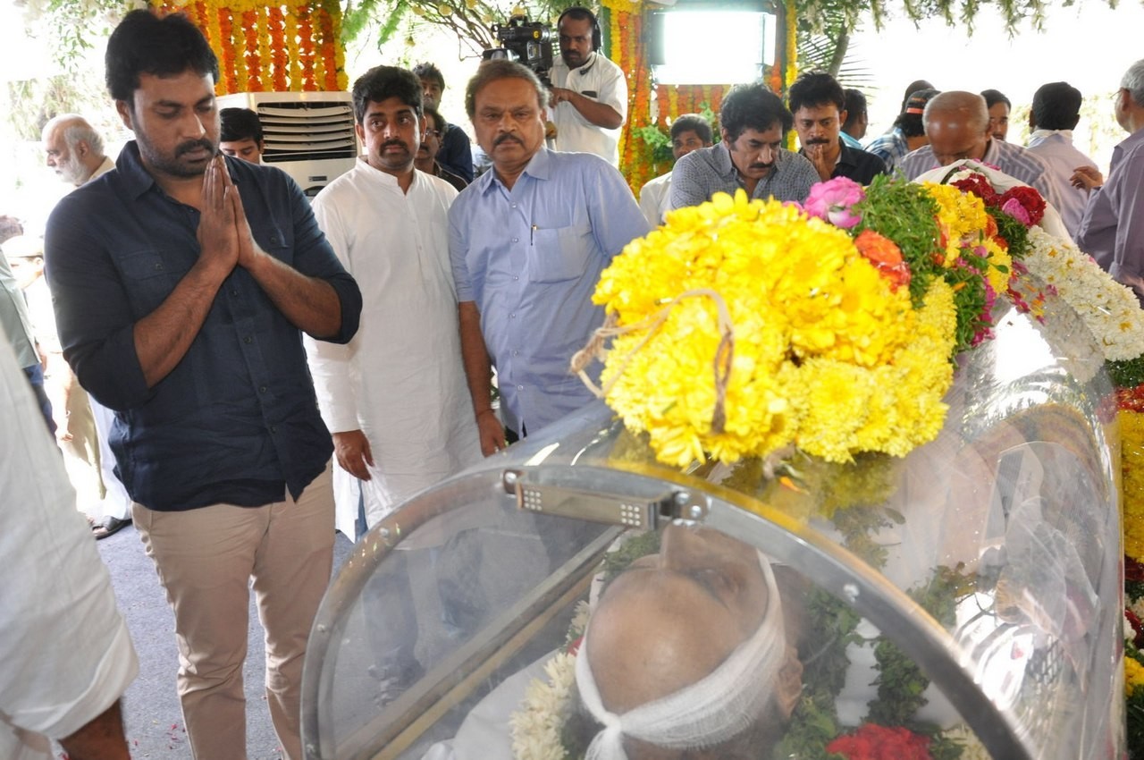 D Ramanaidu Anthima Yatra 03 - 192 / 282 photos