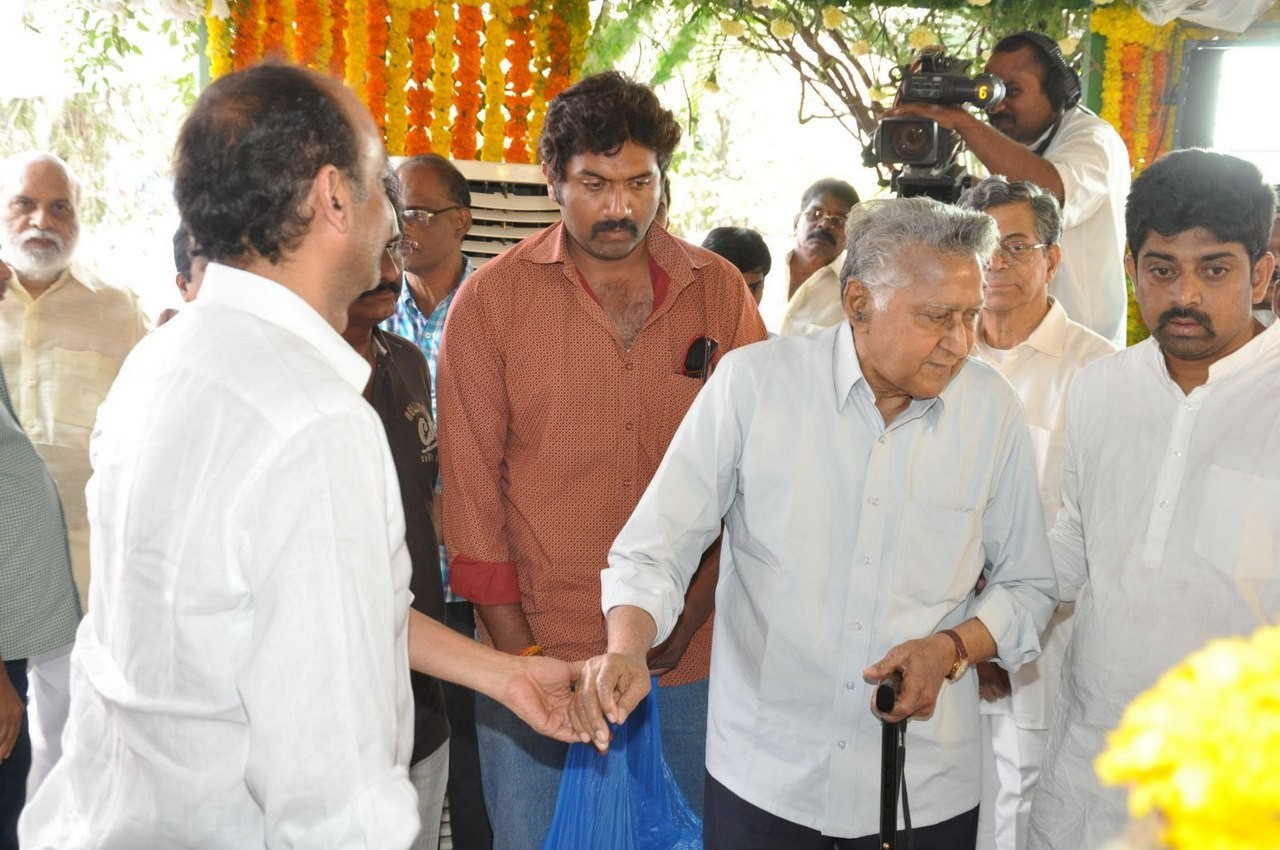 D Ramanaidu Anthima Yatra 03 - 194 / 282 photos