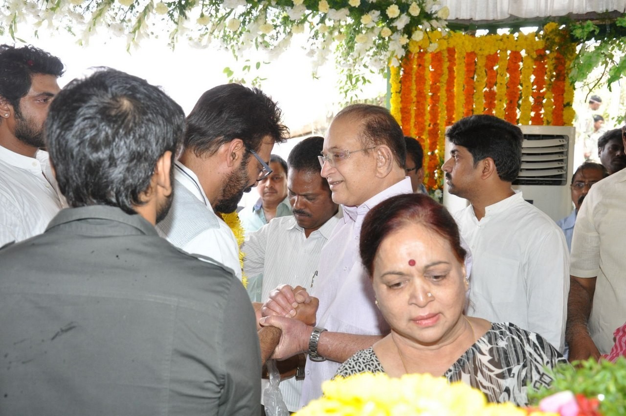 D Ramanaidu Anthima Yatra 03 - 195 / 282 photos